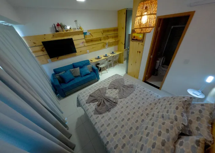 Resort em - Flat Térreo Frente Piscinas- Muro Alto-B18